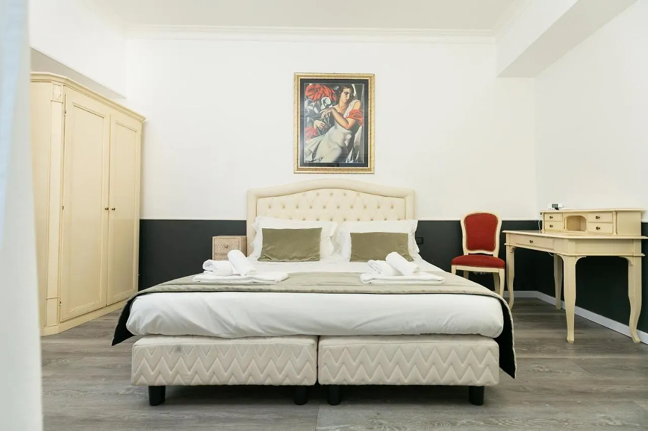 Capitolium Rooms Rome 2*,  Italy