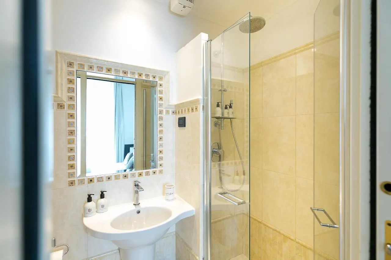 Capitolium Rooms Rome 2*,  Italy