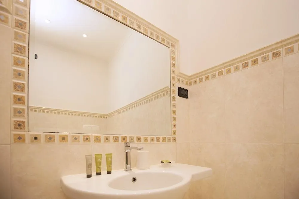 Capitolium Rooms Rome 2*,  Italy