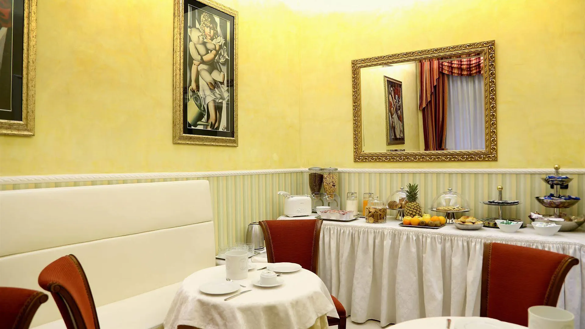 Capitolium Rooms Rome Italy